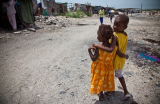 kinder in haiti