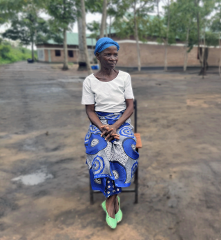 Hungernde Kinder und die Auswirkungen der Dürre in Malawi